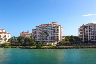 Miami limanındaki lüks daireler - yolcu gemisinden manzara