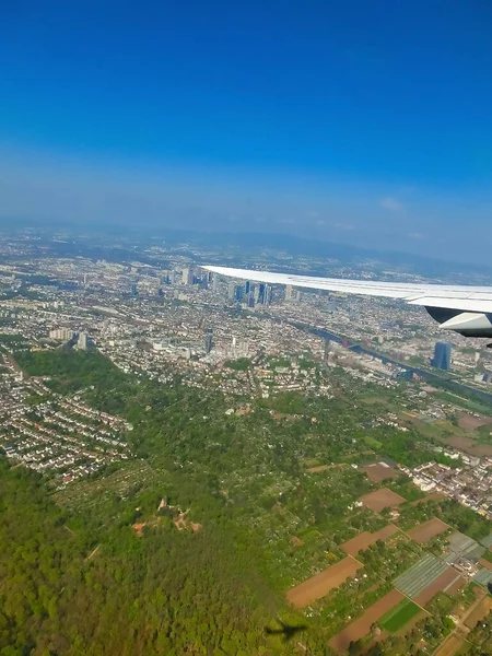 Airplane Window View Wing Highway Junctions Green Forest Frankfurt Mine — 스톡 사진