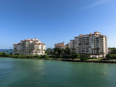 Miami limanındaki lüks daireler - yolcu gemisinden manzara