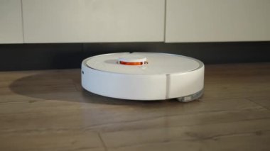 Robot elektrik süpürgesi.