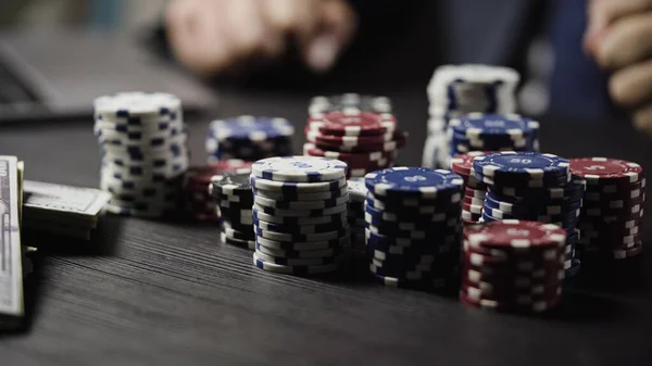 Man Playing Poker Online Laptop Many Chips Dollars Table Fortune — Stock Photo, Image