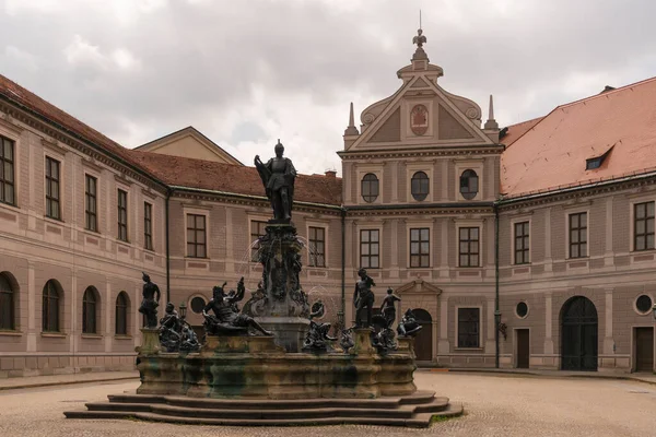 23 Mayıs 2019 Münih, Almanya - Münih Residenz 'in Octagonal avlusu, ayrıca Fountain Courtyard (Brunnenhof) ve Antiquarium Building