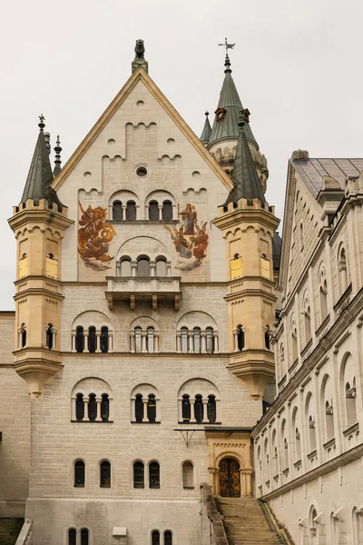 Maio 2019 Fussen Alemanha Detalhes Arquitetura Castelo Neuschwanstein Fachada Torres — Fotografia de Stock