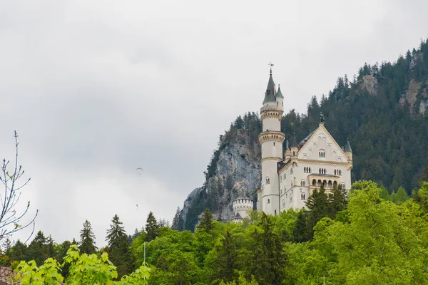Maio 2019 Fussen Alemanha Castelo Neuschwanstein Nas Montanhas Alpinas — Fotografia de Stock