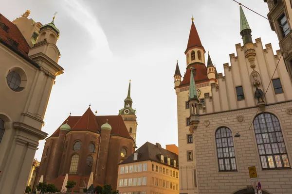 2019年5月22日ドイツ ミュンヘン 旧市庁舎 アルテス ラタウス スピルツークミュージアム と旧裁判所 アルター ホーフ ルイ4世の旧皇室邸宅 — ストック写真