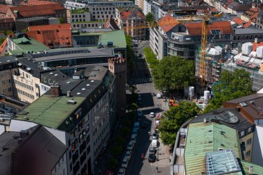 22 Mayıs 2019 Münih, Almanya - Peterskirche Kulesi 'nden Münih' in panoramik manzarası (St. Peter Kilisesi)