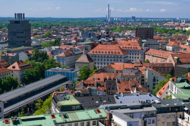 22 Mayıs 2019 Münih, Almanya - Peterskirche Kulesi 'nden Münih' in panoramik manzarası (St. Peter Kilisesi)