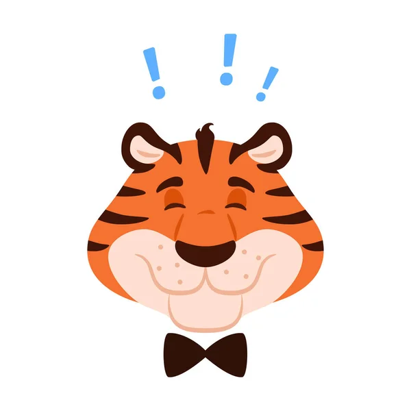 Lindo retrato de tigre de dibujos animados feliz aislado sobre fondo blanco. Cabeza de personaje adorable plana. Cara de gato salvaje de rayas cómicas. Ilustración del vector animal. — Vector de stock