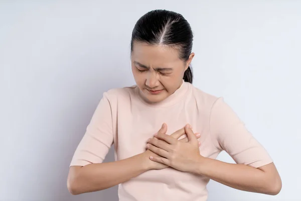 Aziatisch Vrouw Ziek Met Pijn Borst Staan Geïsoleerd Witte Achtergrond Stockfoto