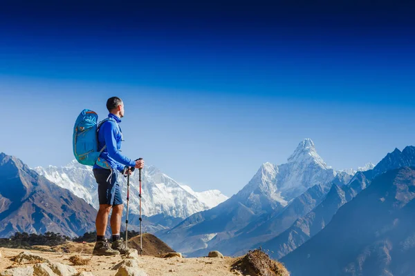 Successful Man Hiker Top Mountain — Stock Photo, Image