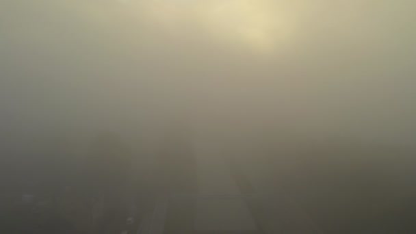 Puesta de sol sobre vista aérea del río con dron. Nadie naturaleza bosque paisaje. Belleza natural. Bosque de hojas de otoño. El sol se puso luz. Europa, Bélgica, Beerse, Rijkevorsel — Vídeos de Stock