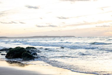 Dalgalar Kaptan Blanc-Nez 'e çarpıyor