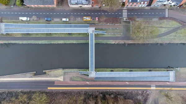 Вид Воздуха Пешеходный Пешеходный Мост Через Канал Реку Высокое Качество — стоковое фото