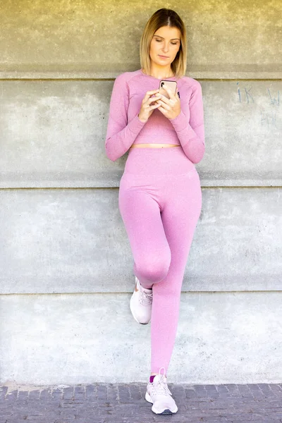 Full Body Photo Young Blonde Caucasian Sporty Woman Wearing Pink — Stok fotoğraf