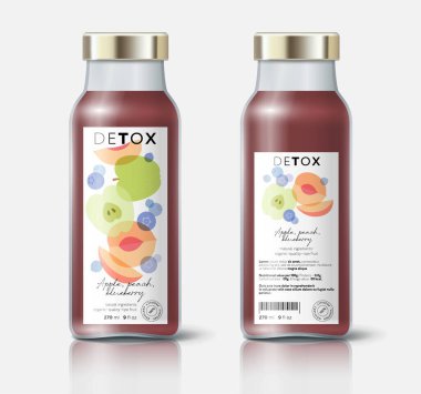 Meyve ve böğürtlen detoksu. Elma, yaban mersini ve şeftali karışımı. Etiket, doğal detoks için ambalaj, organik içecek, sağlıklı beslenme, korunmuş gıda. Şablon.