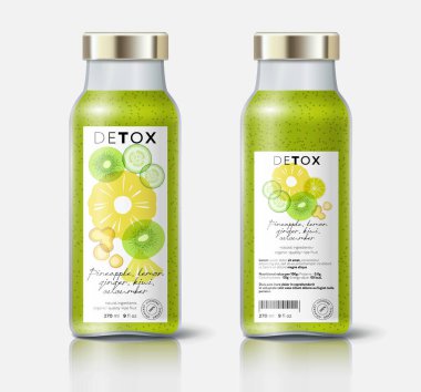 Sebze ve meyve arınması. Ananas, salatalık, kivi ve zencefil karışımı. Etiket, doğal detoks için ambalaj, organik içecek, sağlıklı beslenme, korunmuş gıda. Şablon.