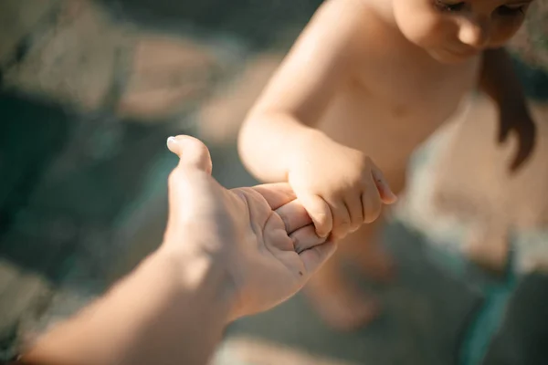 Hand Little Boy Holds Hand His Mother Hold Hands Concept — стоковое фото