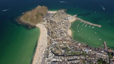 St. Ives 'ın hava manzarası, geleneksel Cornwall balıkçı köyü, İngiltere, İngiltere