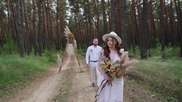 Groom Approaches Bride Forest Handsome Young Groom Walking Beautiful Stylish — Stok video