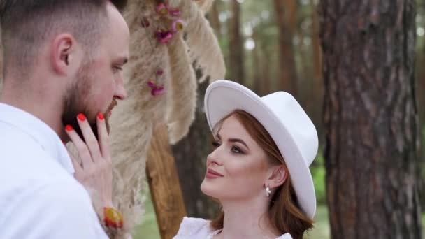 Close Beautiful Bride Groom Kissing Arch Outdoors Wedding Ceremony Perfect — Vídeo de Stock