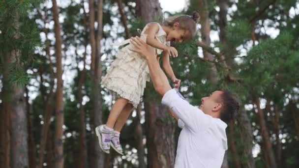 Father Throws His Happy Daughter Blue Sky Park Kid Laughs — Vídeos de Stock