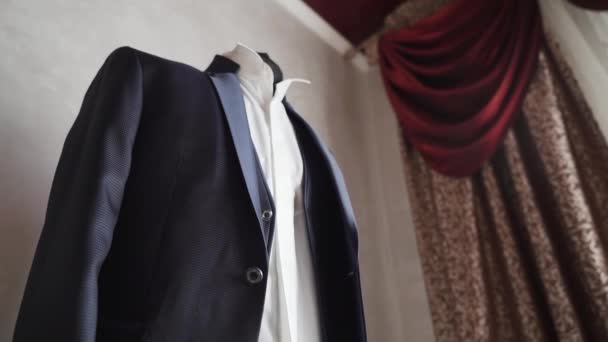Stylish Mens Suit Mens Jacket Mannequin Window High Quality Fullhd — Vídeos de Stock