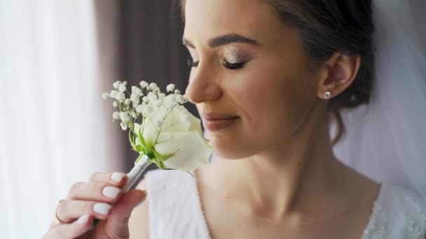 Portrait Cute Young Female Posing Flowers Her Hands Wedding Photo — Wideo stockowe