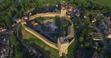 Lutsk Kalesi 'nin arieal manzarası. Prens Lubart taş kale, Ukrayna. Yüksek kalite 4k görüntü