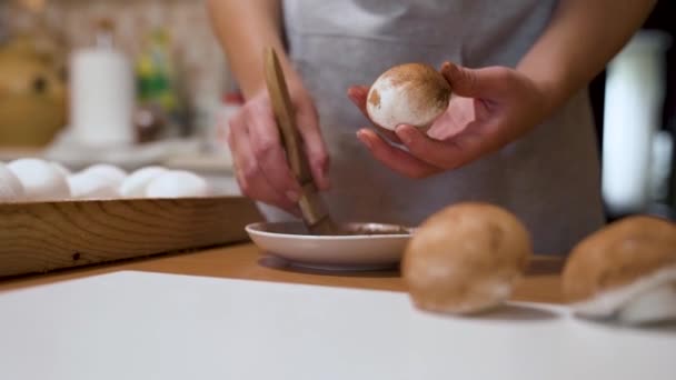 Zavřete Zpomalený Záběr Sladké Houby Marshmallow Cukrárna Vytváří Houbu Barvy — Stock video