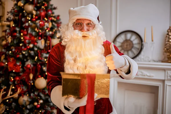 Surprised Santa Claus Magical Glowing Gift Beautiful Christmas Tree New — Stock Photo, Image