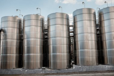 Shabo, Ukrayna, 29 Haziran 2021: Shabo şaraphanesi, Odessa bölgesi, Ukrayna 'da şarap üretimi için modern ekipman