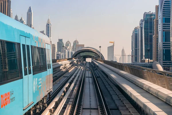 Dubai Emirados Árabes Unidos Novembro 2021 Trem Metrô Dubai Sobre — Fotografia de Stock