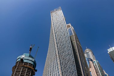 Dubai, BAE - Kasım 06, 2021: Birleşik Arap Emirlikleri 'ndeki lüks Dubai Marina gökdelenleri