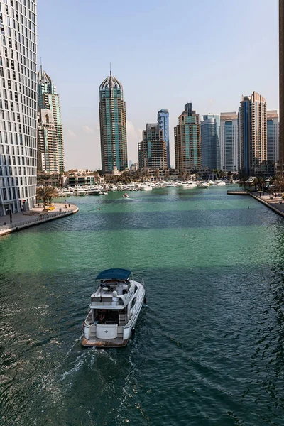 Дубай Оаэ Ноября 2021 Роскошные Небоскребы Dubai Marina Круизная Лодка — стоковое фото