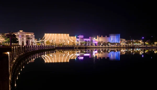 Dubai United Arab Emirates 2021年11月5日 夜のDubai公園とリゾートの領土 — ストック写真