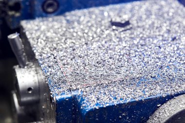 Makinede metal talaşları var. Çelik endüstrisi konsepti