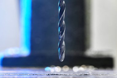Çelik için matkap ucu. Metal iş endüstrisi. Kapat.