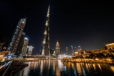 Dubai, BAE - 09 Kasım 2021: Burj Khalifa, Dubai, BAE 'de 829.8 metre yüksekliğinde dünyanın en uzun gökdelenidir.