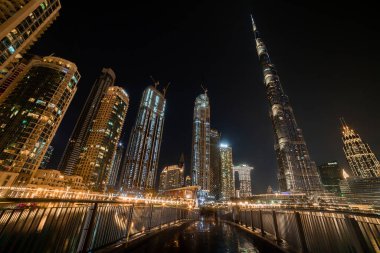 Dubai, BAE - 12 Kasım 2021: Burj Khalifa, Dubai, BAE 'de 829.8 metre yüksekliğinde dünyanın en uzun gökdelenidir.