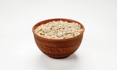 Beyaz arka planda izole edilmiş çanak ve poşetlerdeki yemek. Yüksek kalite fotoğraf