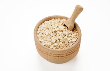 Beyaz arka planda izole edilmiş çanak ve poşetlerdeki yemek. Yüksek kalite fotoğraf