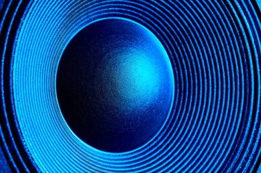 Üst düzey hoparlör. Müzik stüdyosu hoparlörü. Ses kayıt stüdyosu için ses sistemi. Profesyonel hoparlör kutusu. Ev sineması için ses ekipmanı. Elektronik müzik konsepti.