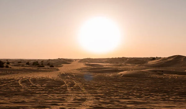 Wüstensonnenuntergang Mit Leeren Dünen Dubai Oder Abu Dhabi Vereinigte Arabische — Stockfoto