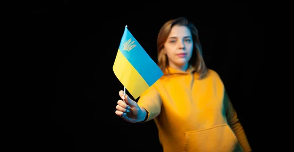 Bandeira Nacional Ucrânia Menina Ucraniana Bonita Com Bandeira Governo Uma — Fotografia de Stock