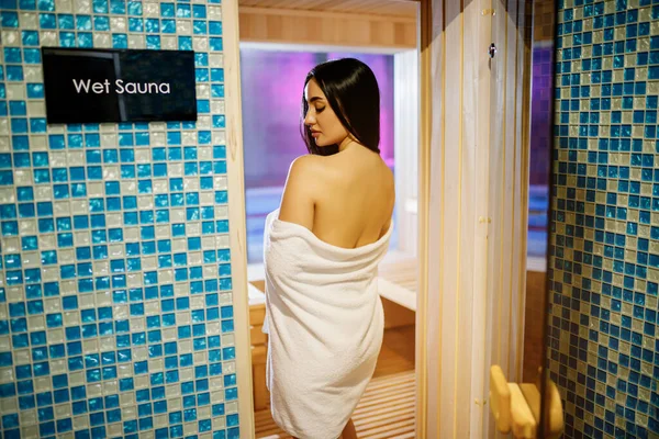 Beauty Spa Healthy Lifestyle Concept Beautiful Young Girl Relaxing Luxury — ストック写真