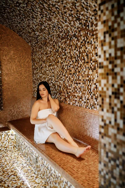 Beauty Spa Healthy Lifestyle Concept Beautiful Young Girl Relaxing Luxury — ストック写真