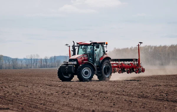 Vinnitsa Ukraine April 2022 Spring Sowing Season Farmer Tractor Sows — Stock Fotó