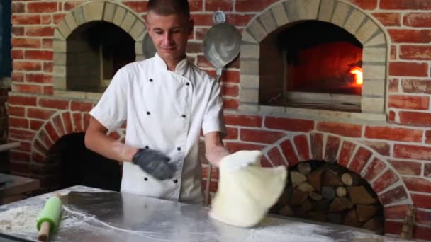 Pizza Chef Tossing Pizza Dough Air Traditional Pizzeria Kitchen — Wideo stockowe