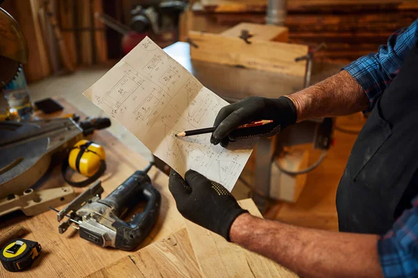 Close Carpenter Hands Blueprints Plans Make Piece Furniture Carpentry Workshop — ストック写真