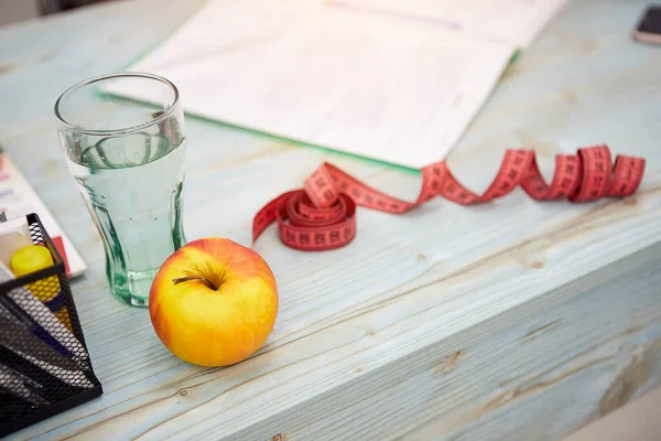 Pomme Ruban Métrique Verre Eau Fond Nutritionniste — Photo